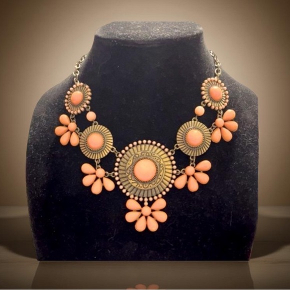 Midwestern necklace orange necklace with brass tone NWT - Picture 4 of 12